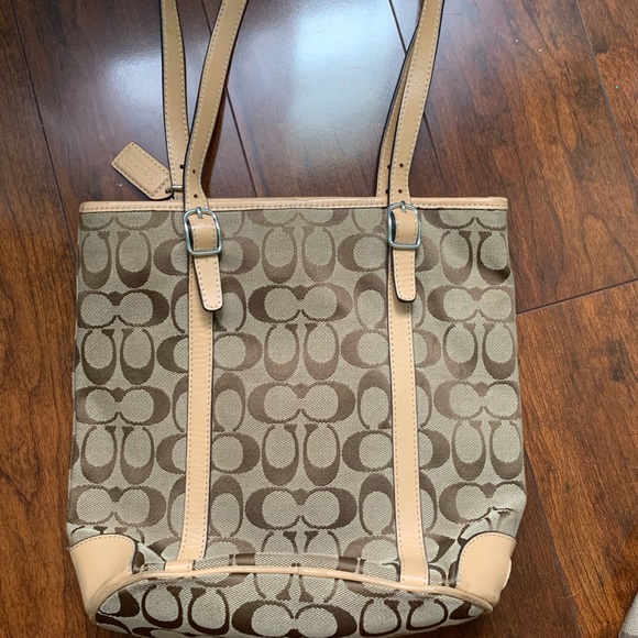 Coach purse - Picture 3 of 5